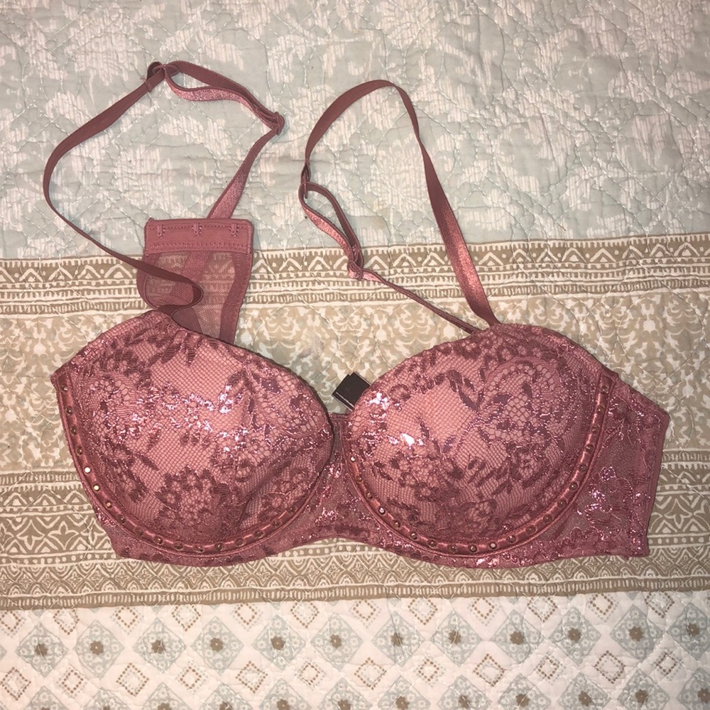 BRAND NEW NEVER WORN Gorgeous Pink Lace VS Bra